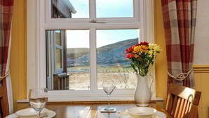 Cottage | Tempat makan