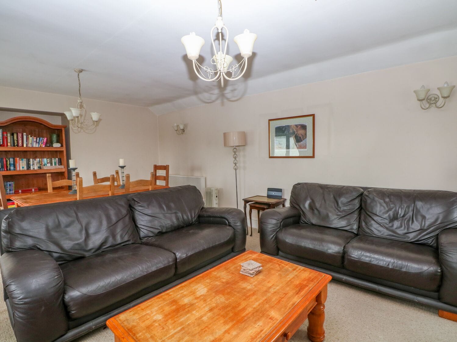 คอทเทจ | ภายใน