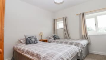 Cottage | 3 bedrooms, individually decorated, individually furnished, free WiFi