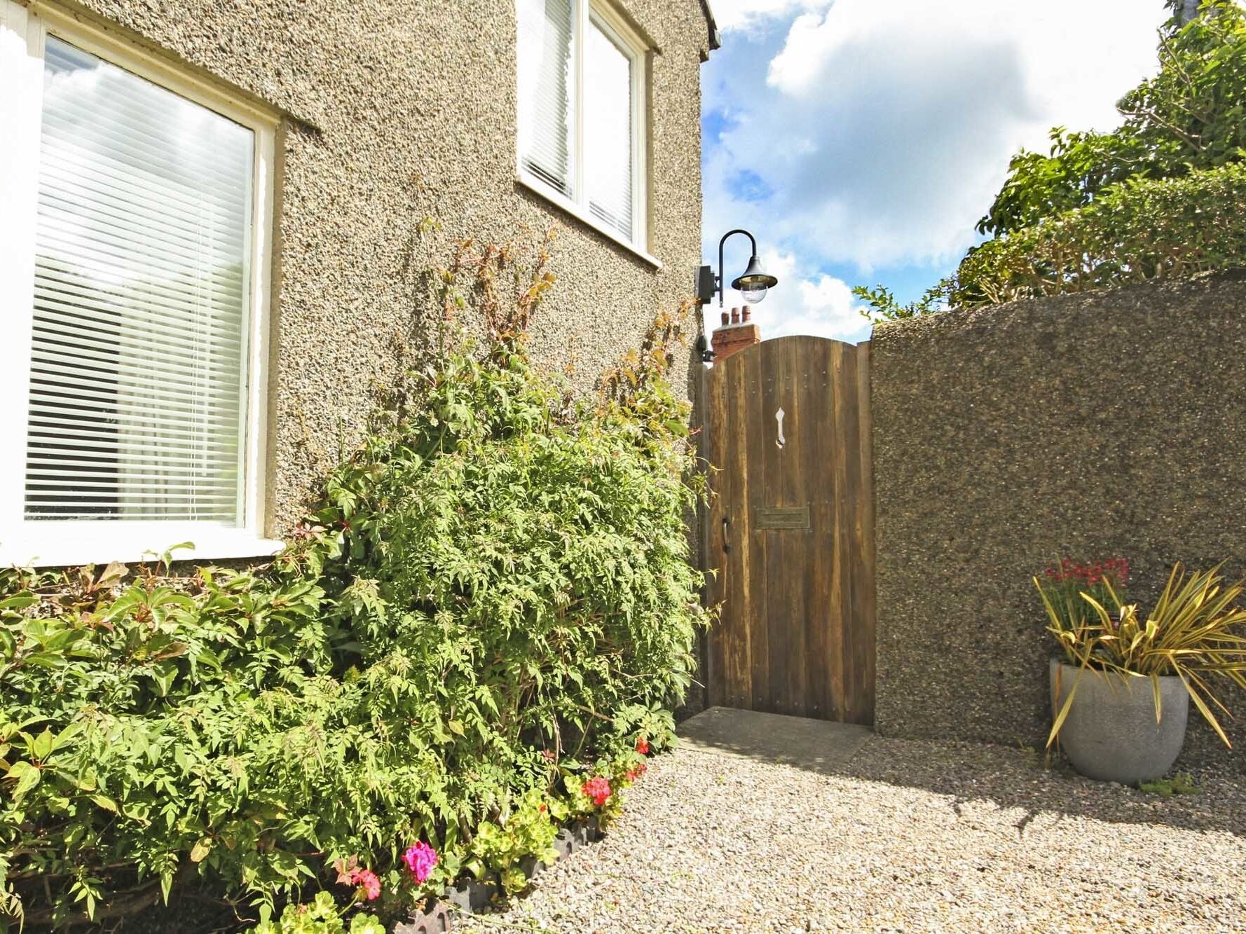 Cottage | Property grounds