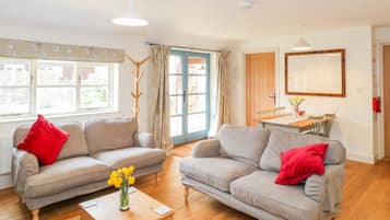 Cottage | Living room | TV