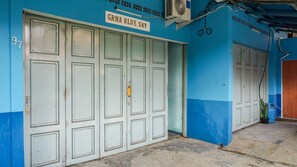 Exterior - OYO 2088 Grha Blue Sky Syariah (Bandung)