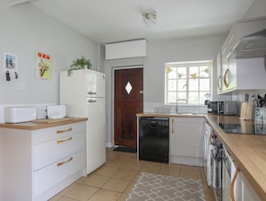 Cottage | Cuisine privée | Réfrigérateur, micro-ondes, four, lave-vaisselle