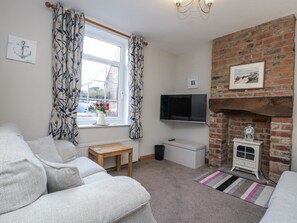 Cottage | Living area