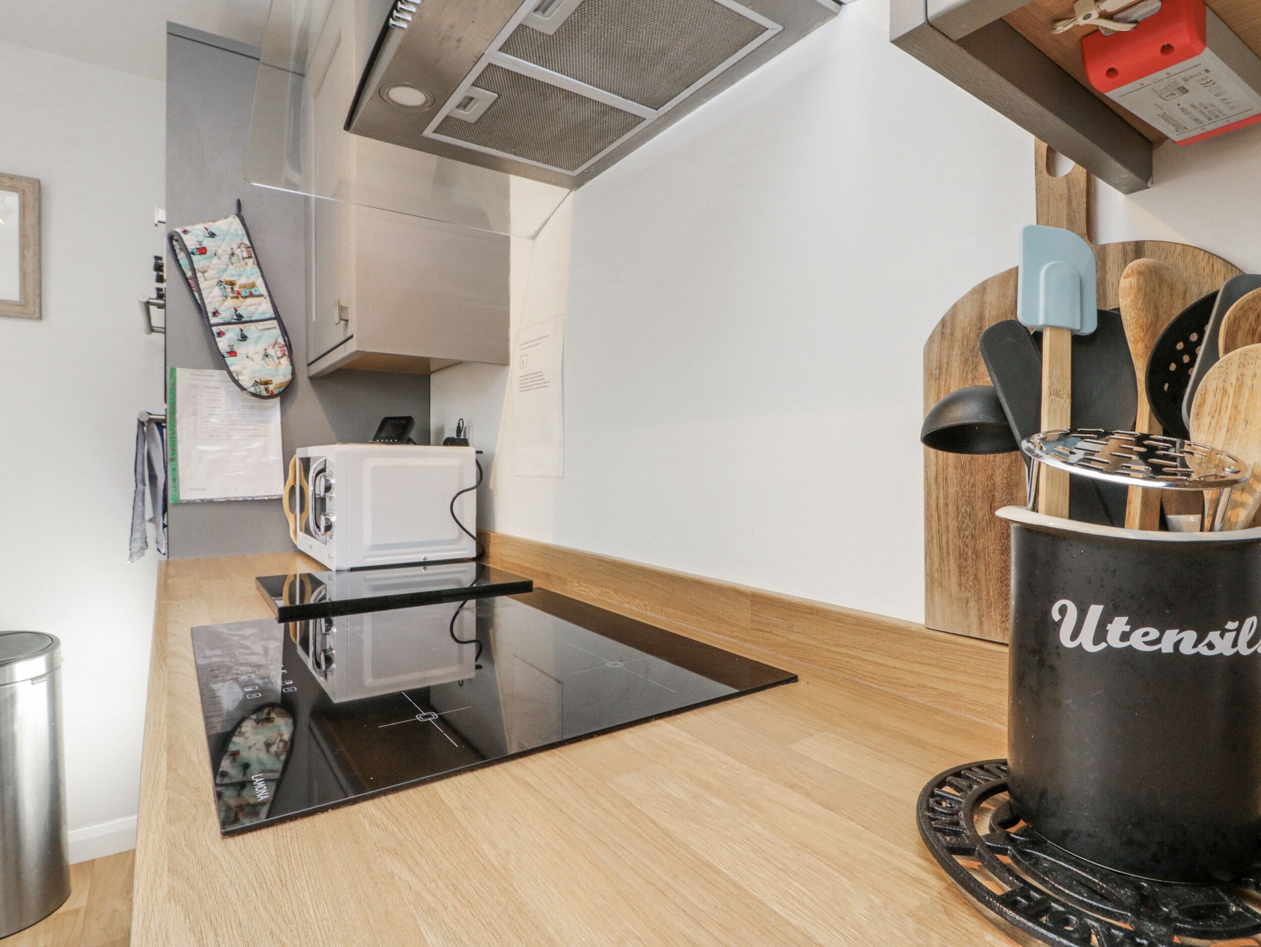 村舍 | 私人厨房 | 冰箱、洗碗机、高脚椅、厨具/餐具