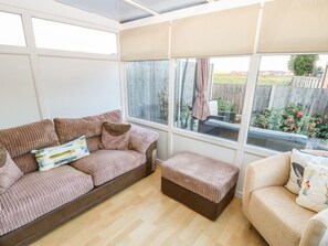 Cottage | Living room - Bumble Bee Cottage (Skegness)