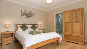 Cottage | 3 bedrooms, individually decorated, individually furnished, free WiFi