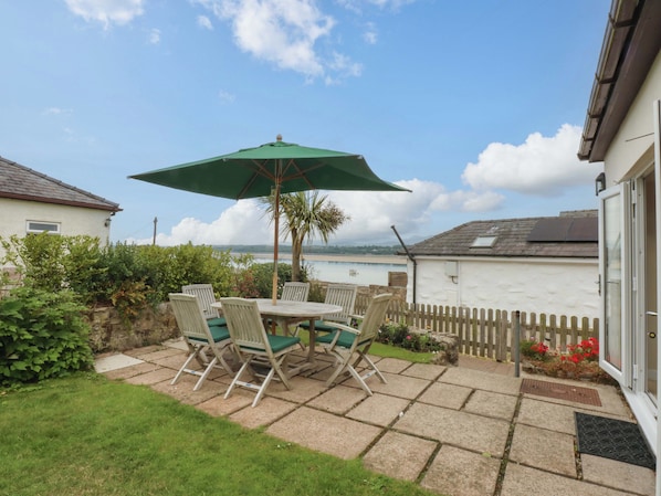 Cottage | Outdoor dining