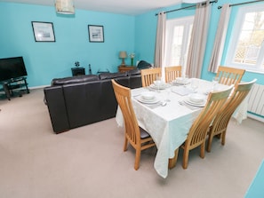 Cottage | Interior - 4 Hanbury Lodge (Kilgetty)
