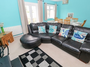 Cottage | Interior - 4 Hanbury Lodge (Kilgetty)
