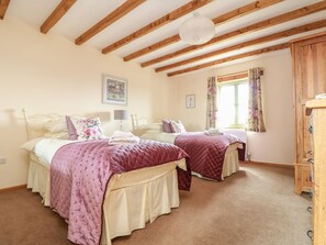 Cottage | 3 bedrooms, individually decorated, individually furnished, free WiFi