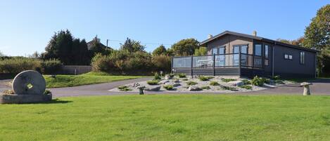 Cottage | Property grounds