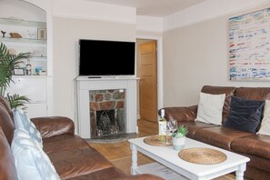 Cottage | Living area