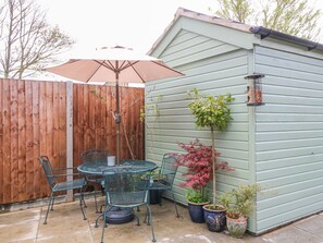 Cottage | Balcony - 3 Station Cottages (Wymondham)