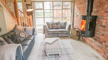 Cottage | Living room | TV