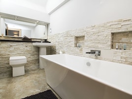 Cottage | Bathroom | Shower