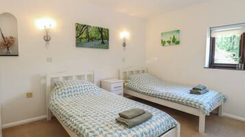 2 bedrooms, free WiFi, individually decorated, individually furnished
