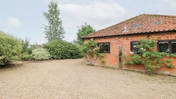 Cottage | Property grounds