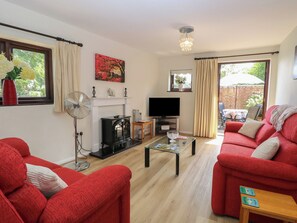 TV - Lowbrook Cottage (Diss)