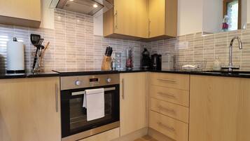 Cookware/dishes/utensils