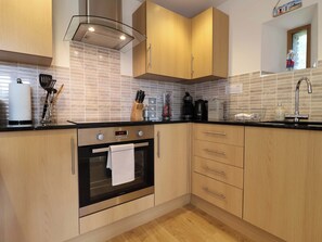 Cookware/dishes/utensils