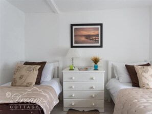 Cottage - Ocean Swell (Weymouth)