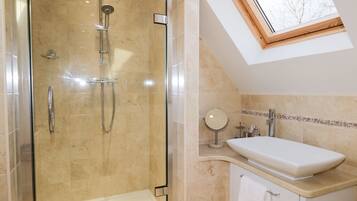 Cottage | Bathroom | Shower