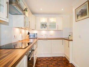 Cottage | Private kitchen | Microwave, stovetop, dishwasher, electric kettle - Tigh Fasgaidh (Kyle)