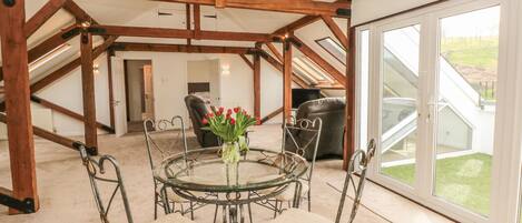 Cottage | Living room | TV