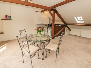 Cottage | Dining - Lower Norton Apartment (Dartmouth)
