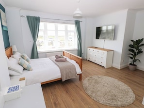 Cottage | 5 bedrooms, individually decorated, individually furnished, free WiFi