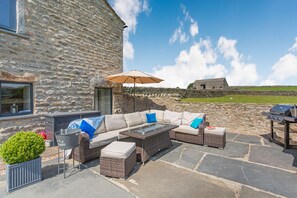 Cottage | Property grounds - Dallicar House (Settle)