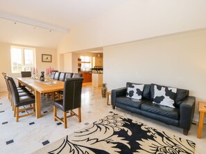 Cottage | Interior - Tuft House (York)