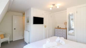 Cottage | 3 bedrooms, individually decorated, individually furnished, free WiFi