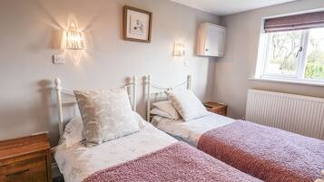 Casa de campo | 2 dormitorios, decoración individual, mobiliario individual