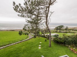 Cottage | Property grounds