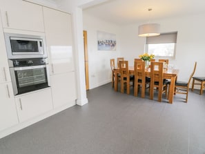 Cottage | Cuisine privée | Réfrigérateur, micro-ondes, plaque de cuisson, lave-vaisselle
