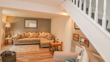 Cottage | Living room | TV