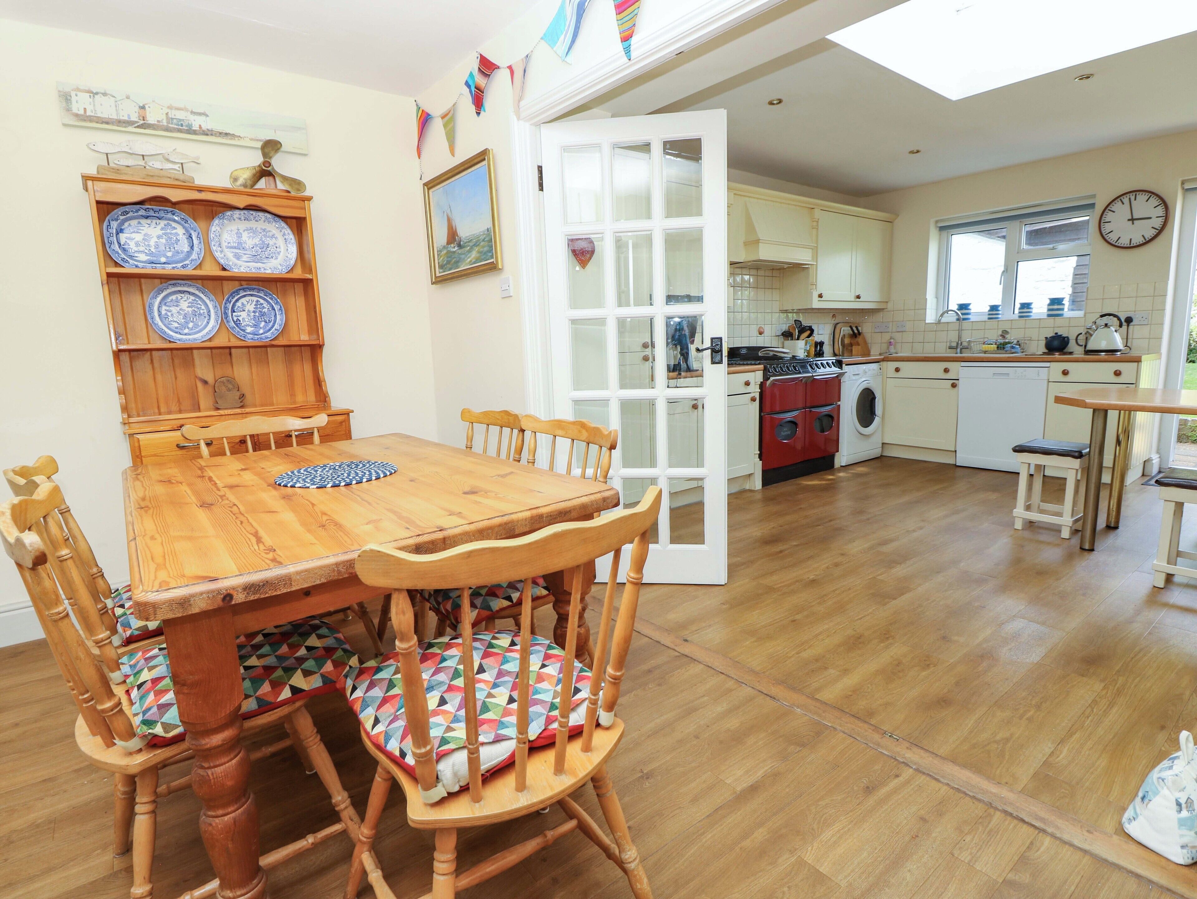 Cottage | Dining
