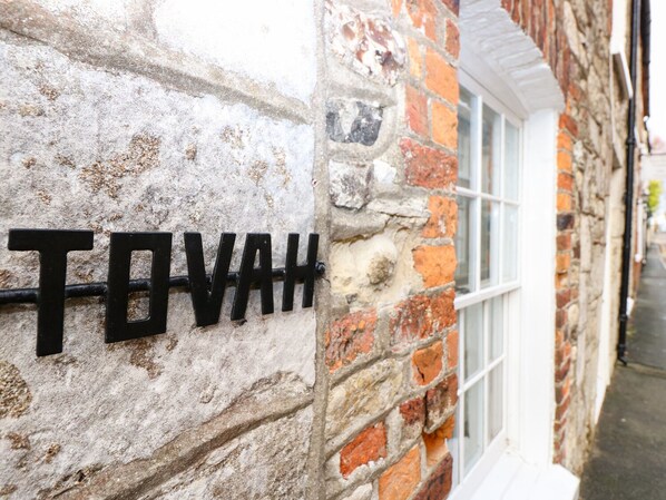 Cottage | Interior - Tovah (Yarmouth)