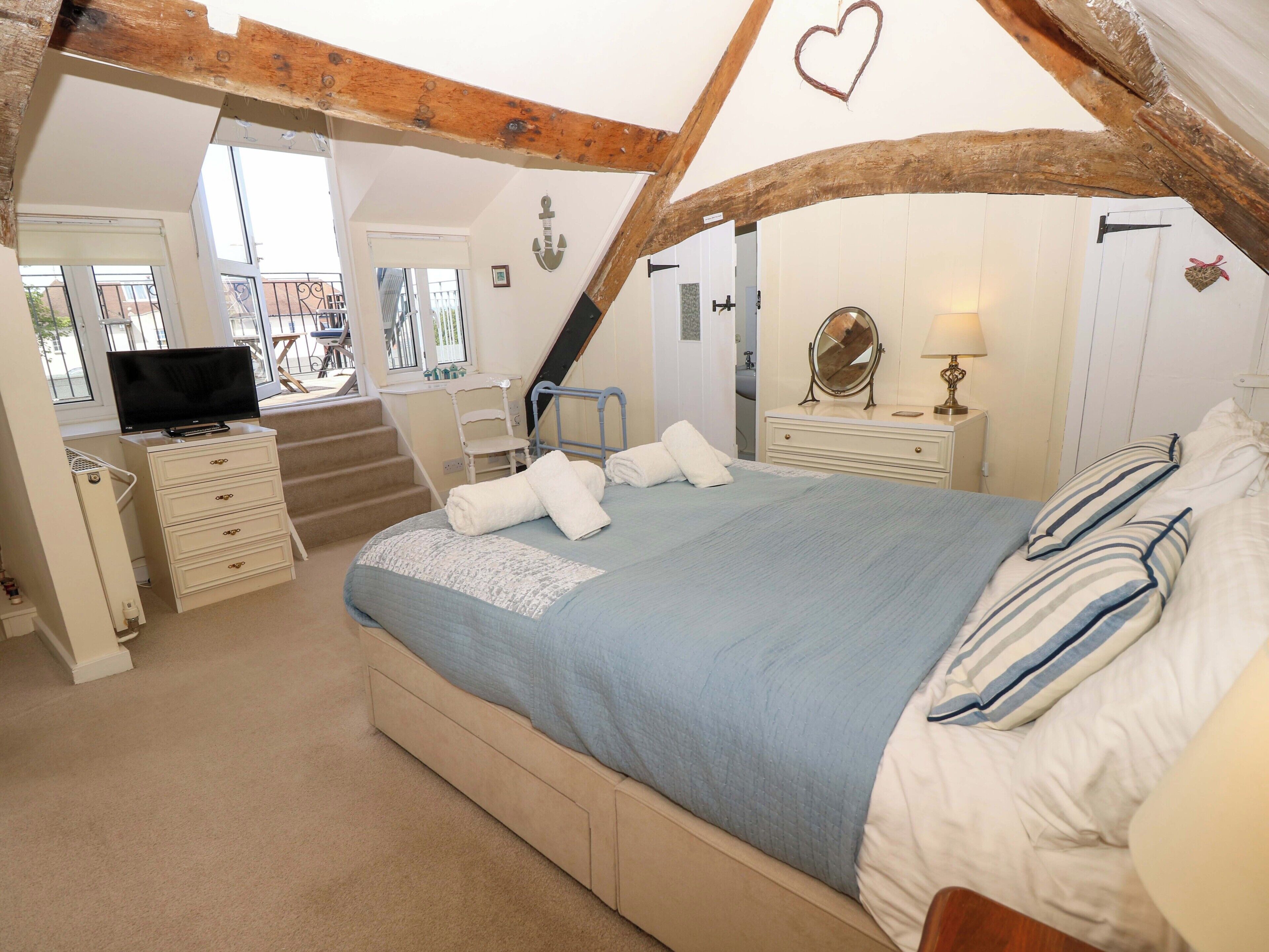 Cottage | 3 bedrooms, individually decorated, individually furnished, free WiFi