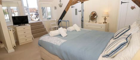 3 habitaciones, decoración personalizada y muebles diferentes