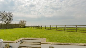 Cottage | Property grounds