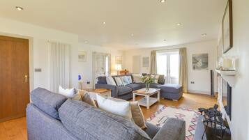 Cottage | Living area | Table tennis