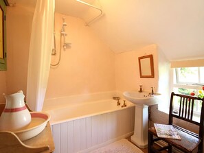 Cottage | Bathroom | Shower