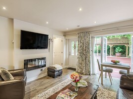 Cottage | Living room | TV