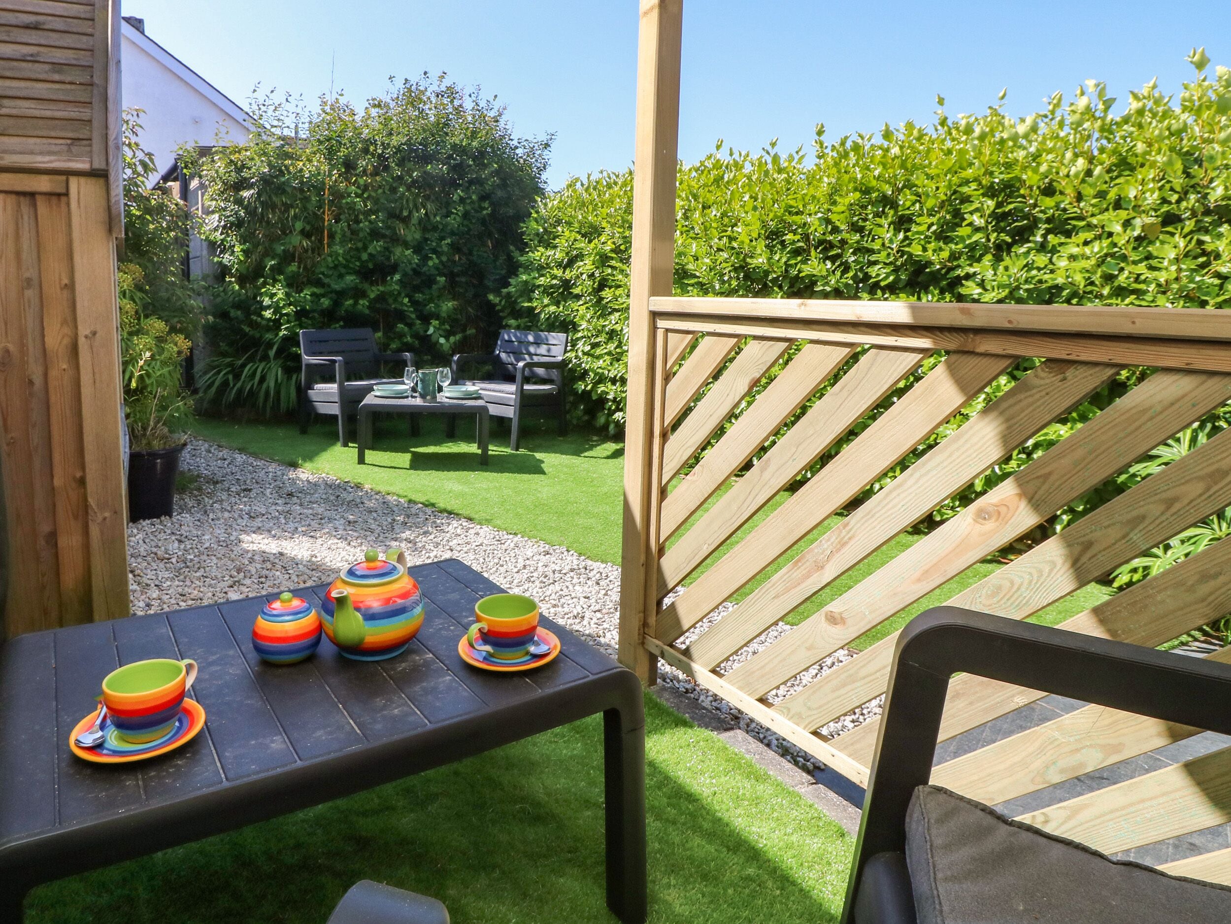 Cottage | Property grounds