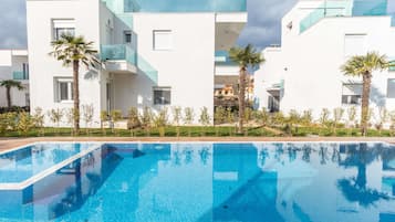 Outdoor pool, sun loungers