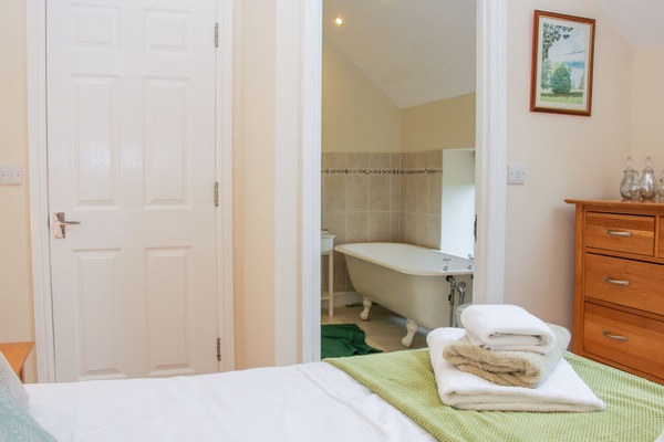 3 bedrooms, WiFi (free), individually decorated, individually furnished