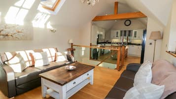 Cottage | Living room | TV